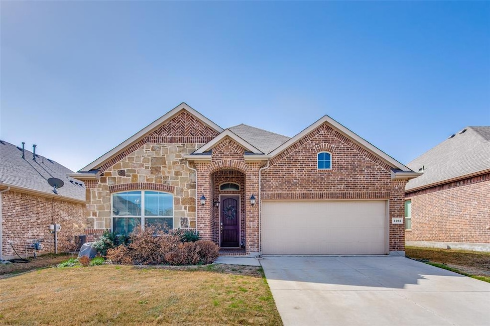 2204 Skysail Ln, Denton, TX 76210 - photo 1