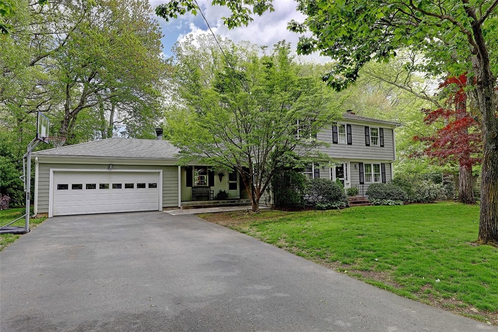 10 Wildflower Rd, Barrington, RI 02806 - photo 1