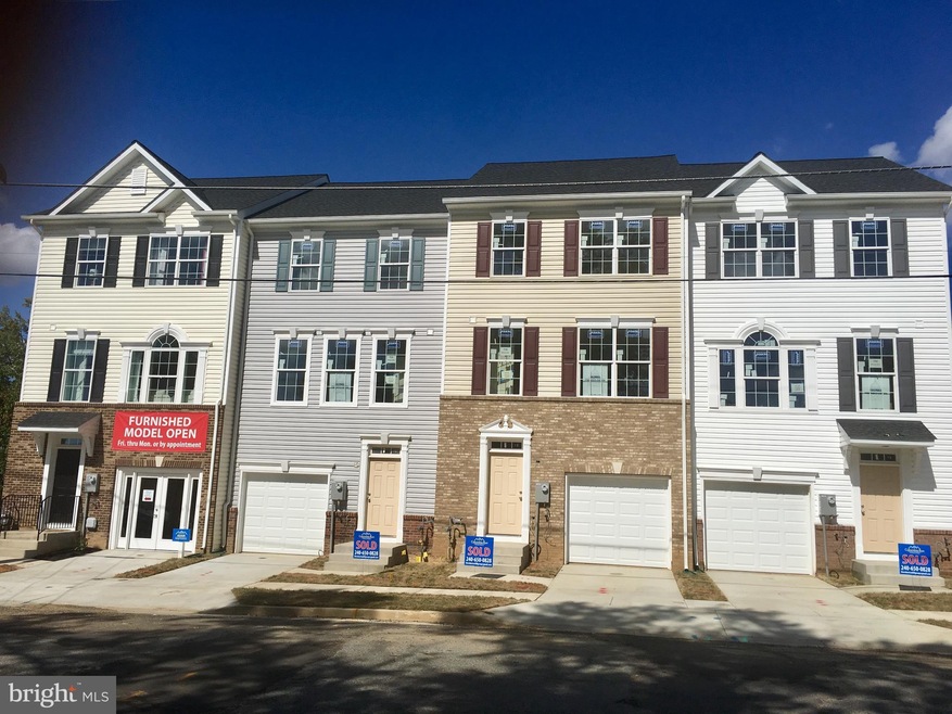 718 Maury Ave, Oxon Hill, MD 20745 - photo 1