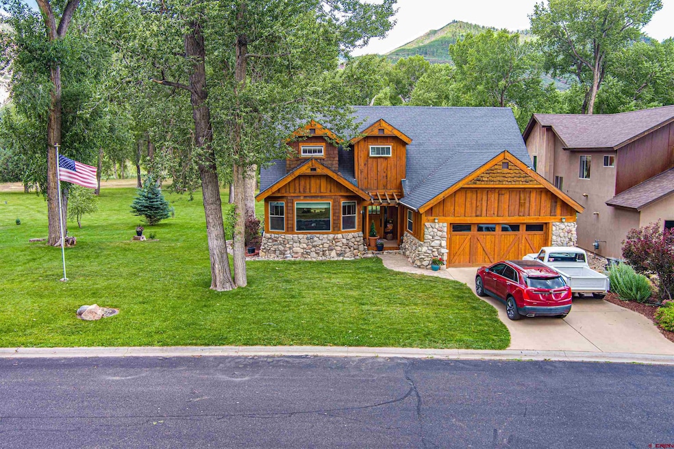 Front of house and lot to the left