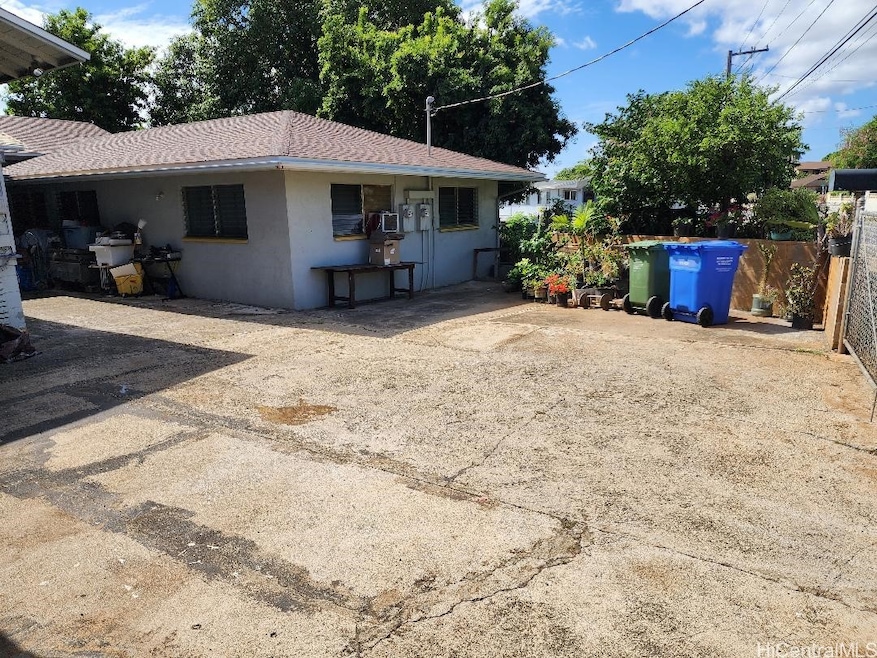 94-1311 Waipahu St, Waipahu, HI 96797 - photo 1