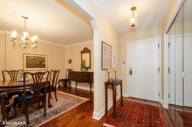 9240 Gross Point Rd unit 107C, Skokie, IL 60077 - photo 1