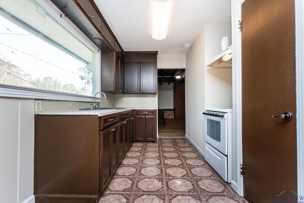 439 Glover Dr, Longview, TX 75601 - photo 1