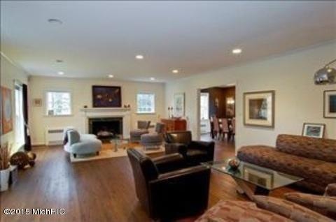 708 S Elm St, Three Oaks, MI 49128 - photo 1