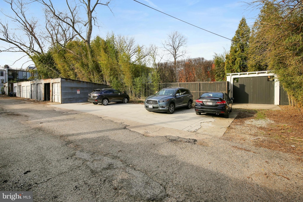 1726 34th St NW, Washington, DC 20007 - photo 1