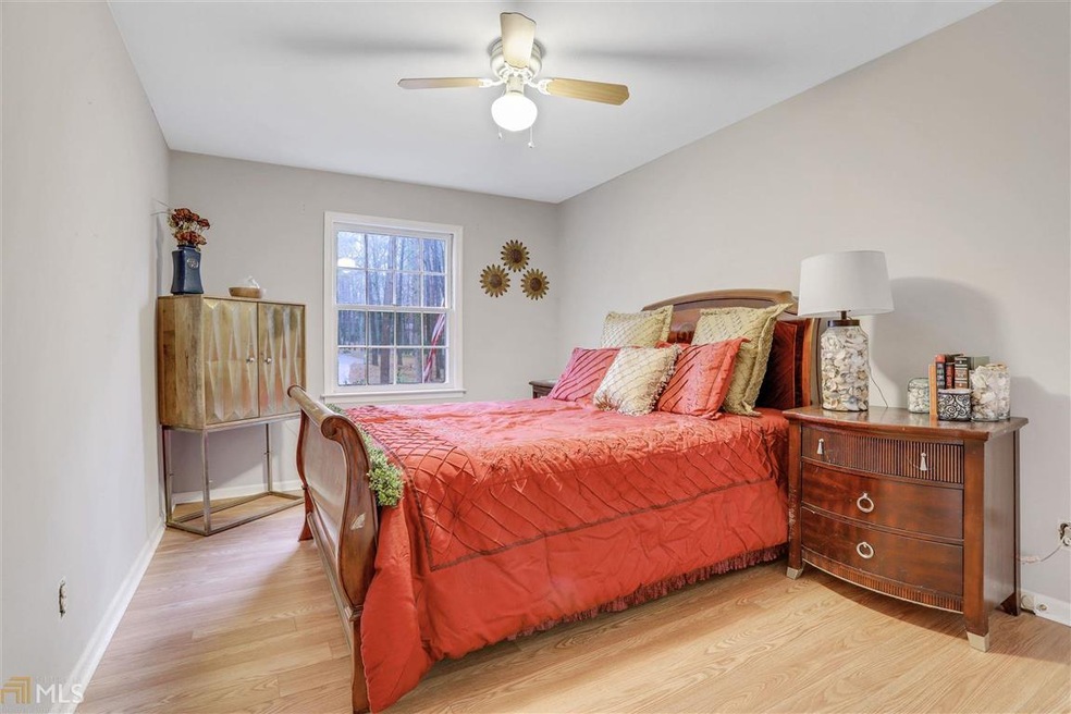 5428 Pheasant Run, Stone Mountain, GA 30087 - photo 1