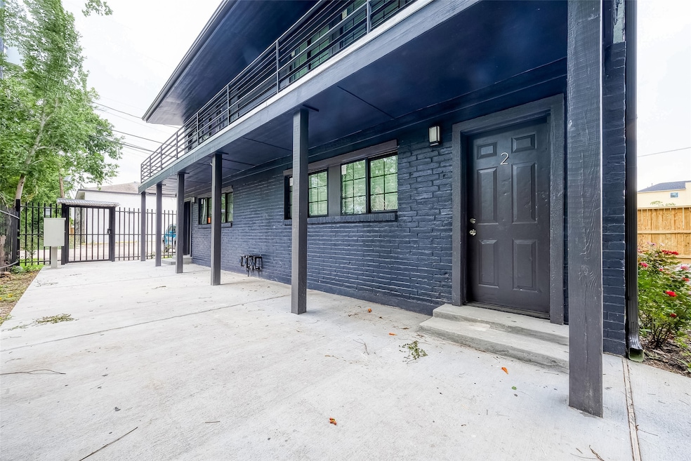 6810 Del Rio St unit 3, Houston, TX 77021 - photo 1