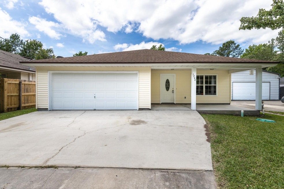 01 Front of Home