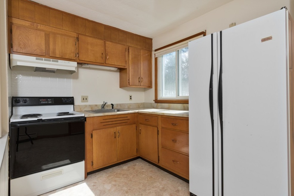 57 Lionel Ave unit E, Waltham, MA 02452 - photo 1