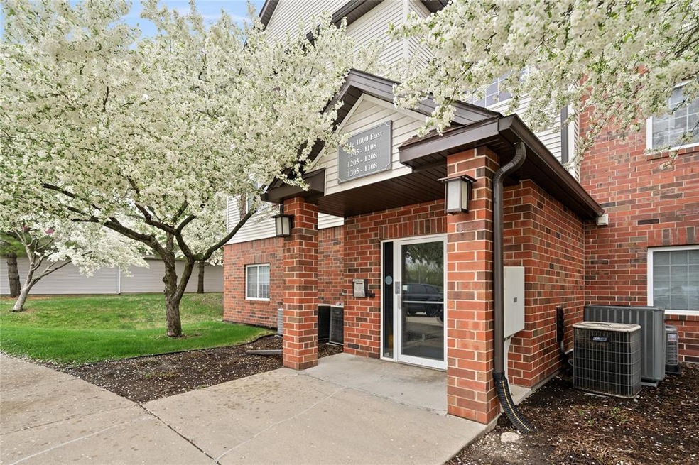 Kings Pointe Condominiums unit 1108, West Des Moines, IA 50266 - photo 1