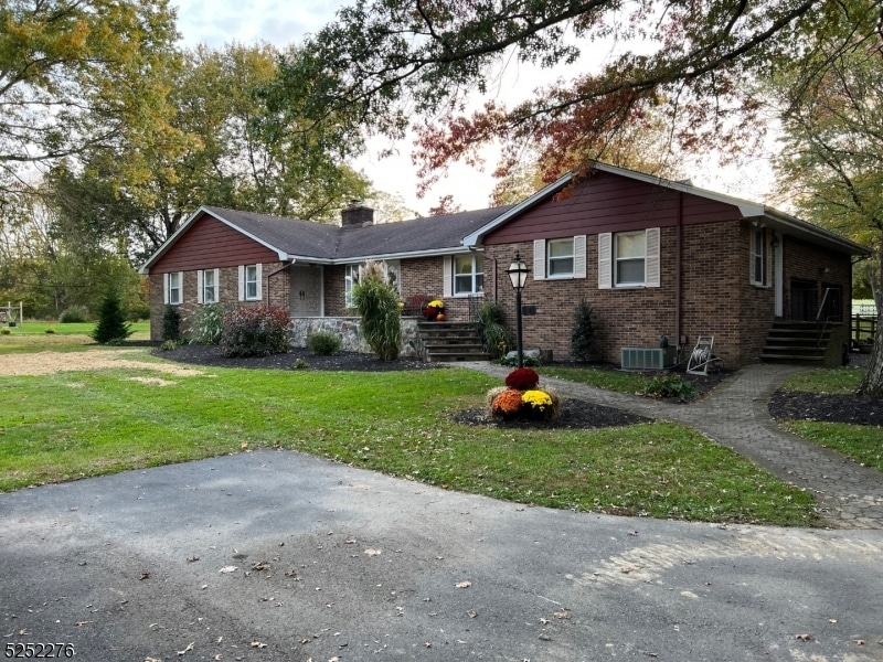 9 Cobblewood Rd, Blairstown, NJ 07825 - photo 1