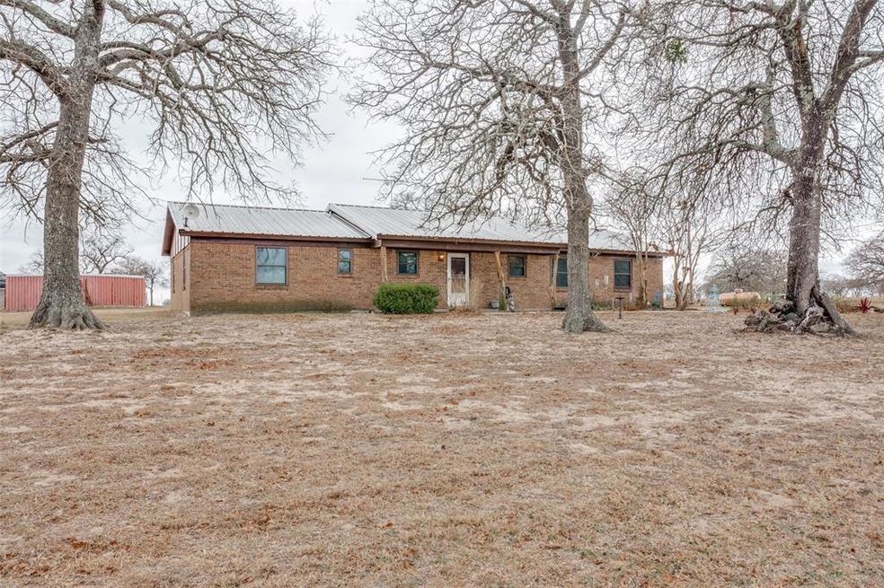 336 Montgomery Ln, Weatherford, TX 76087 - photo 1