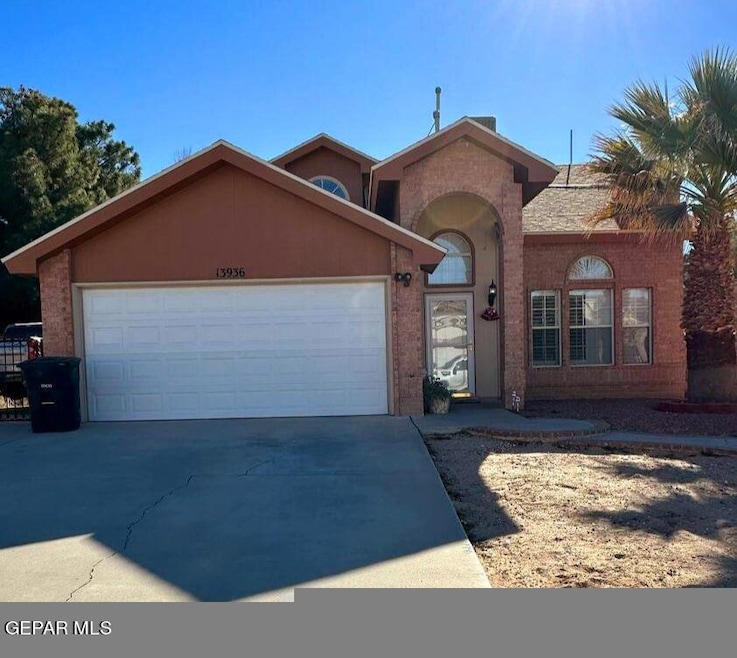 13936 Roslyn Dr, Horizon City, TX 79928 - photo 1