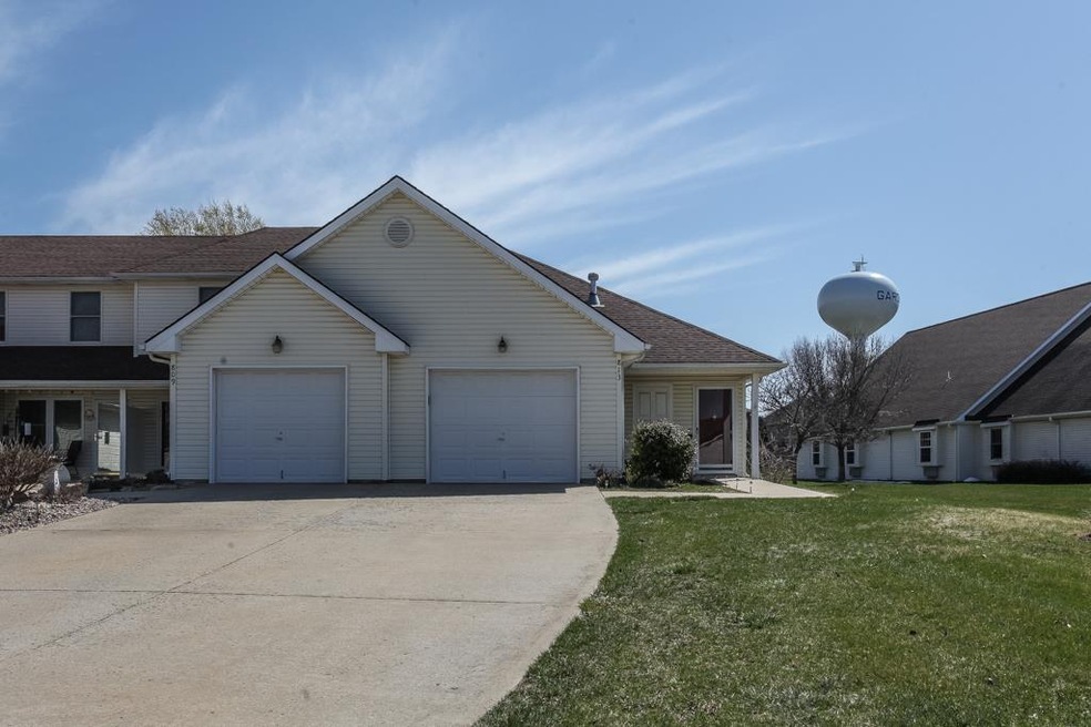 Great curb appeal on a quiet cul-de-sac.