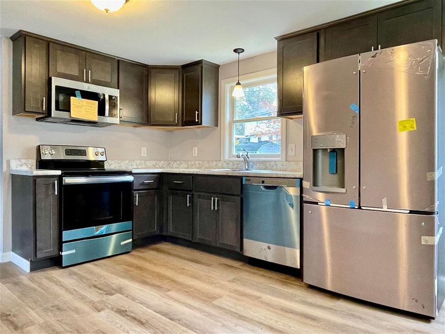 17 Townhouse Rd unit 19, Allenstown, NH 03275 - photo 1