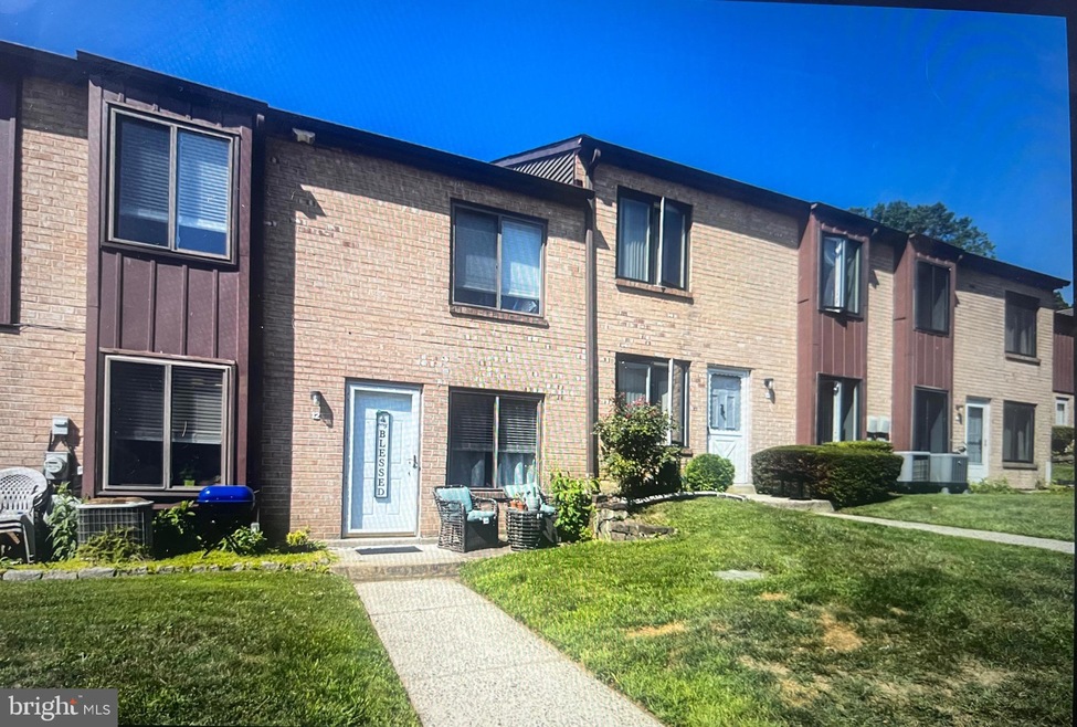 Altemus Farms unit F12, Brookhaven, PA 19015 - photo 1