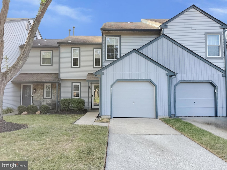 421 Jamestown Ct unit 421, Mount Laurel, NJ 08054 - photo 1