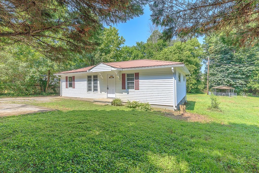 512 Rogers Ln, Tunnel Hill, GA 30755 - photo 1