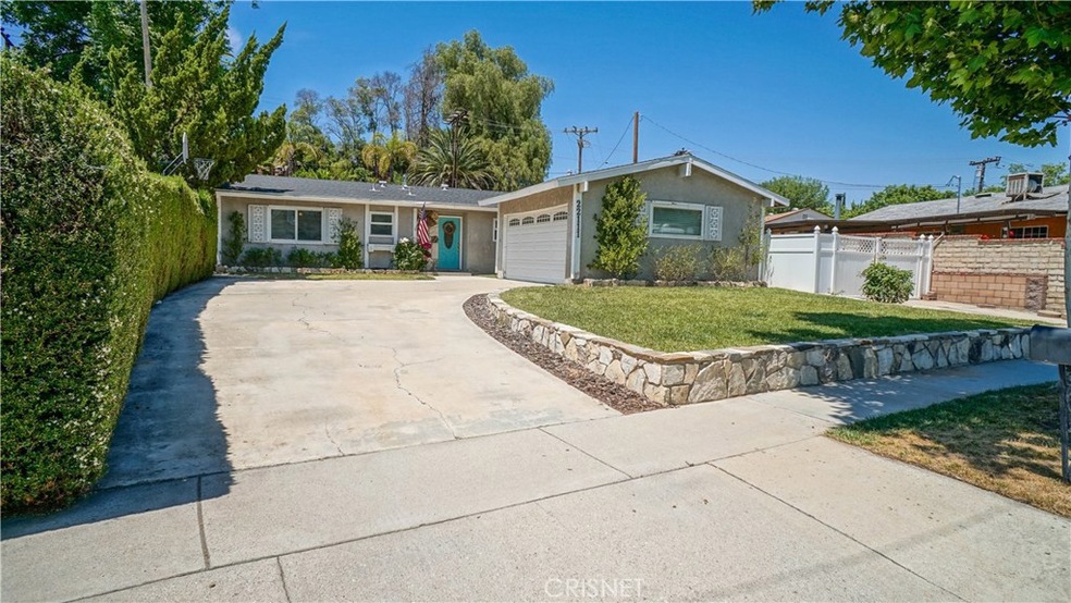 Single Story 4 Bed HUGE RV. This home has 12 foot wide RV clearance and is over 30 feet deep! AND the inside is gorgeous too!