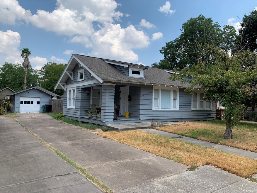 801 Peddie St, Houston, TX 77008 - photo 1