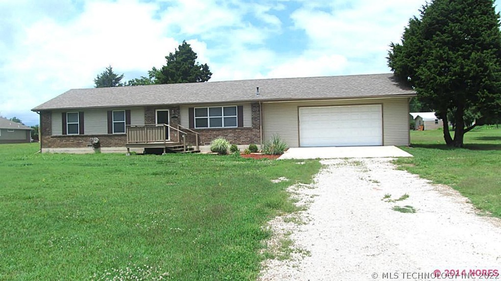 3 bedroom, 2 bath, 2 car tandam garage , 2 decks,