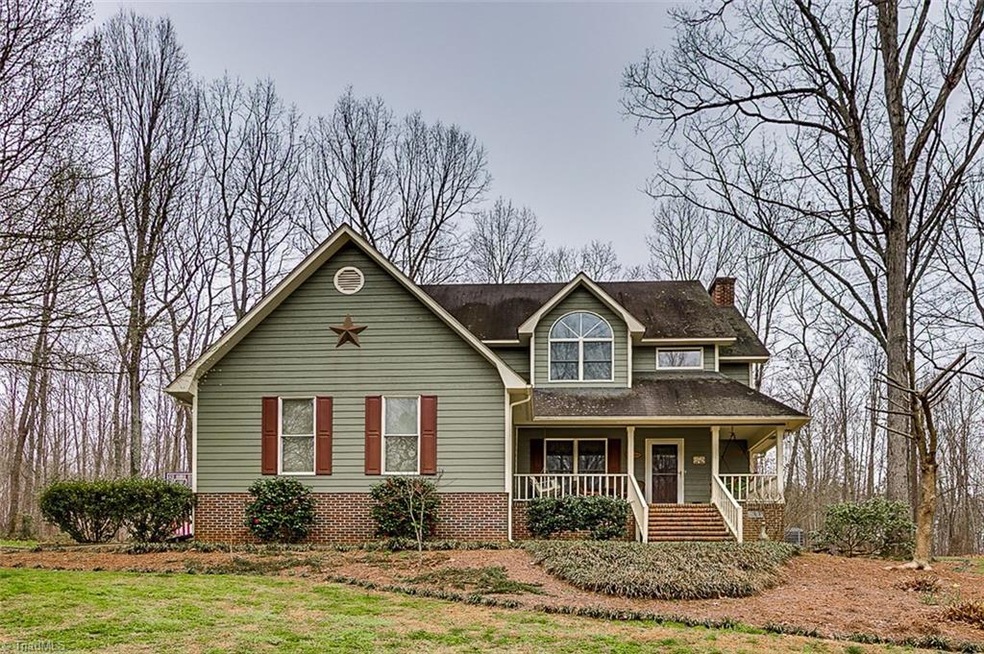 452 Walnut Dr, Asheboro, NC 27205 - photo 1