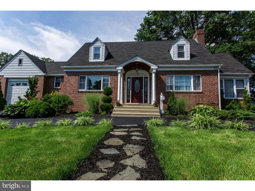 209 Hazel Ave, Folsom, PA 19033 - photo 1