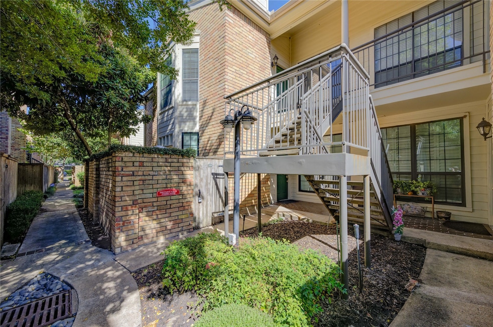 4000 Purdue St unit 118, Houston, TX 77005 - photo 1