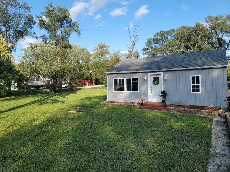 36177 N Green Bay Rd, Waukegan, IL 60087 - photo 1