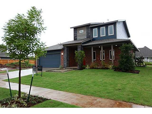 17317 Sparrowhawk Ln, Edmond, OK 73012 - photo 1