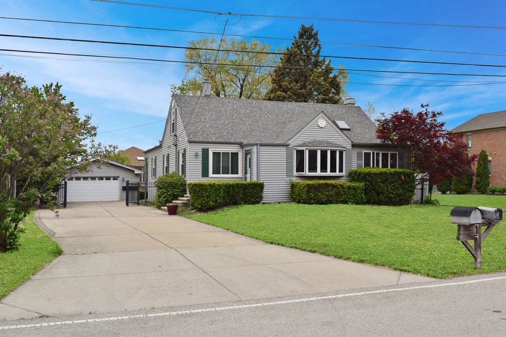 2134 Elmira Ave, Des Plaines, IL 60018 - photo 1