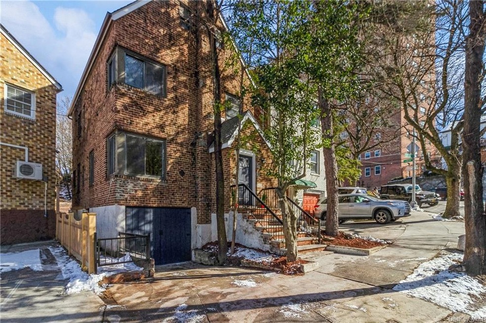 3820 Orloff Ave, Bronx, NY 10463 - photo 1