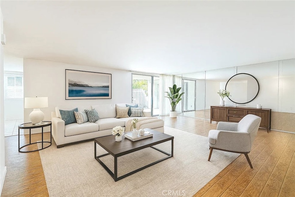 5301 Balboa Blvd unit E11, Encino, CA 91316 - photo 1