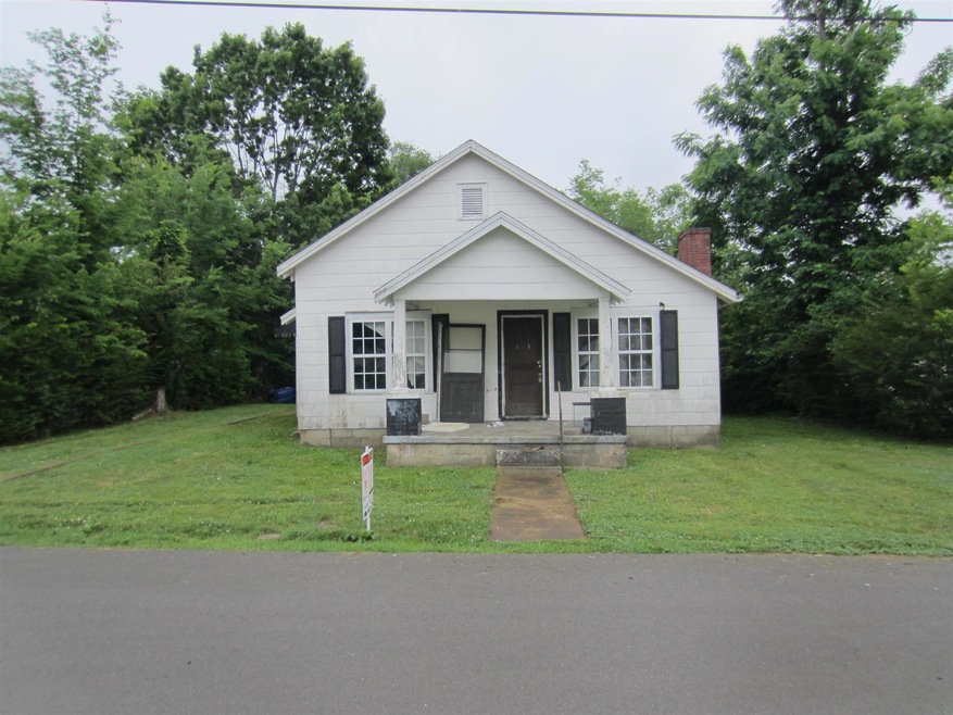 306 Oak St, Shelbyville, TN 37160 - photo 1