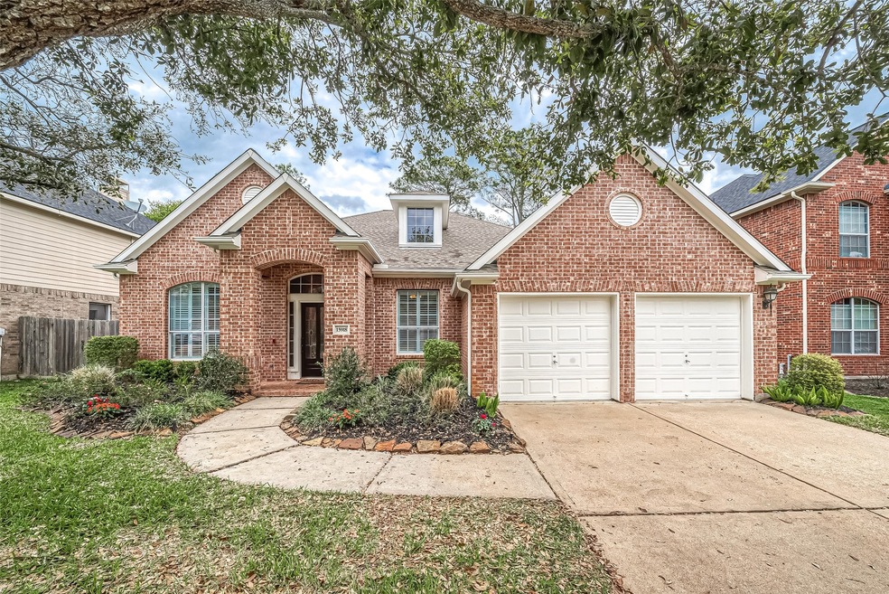 Welcome Home to 13918 Cypress Hall Dr!