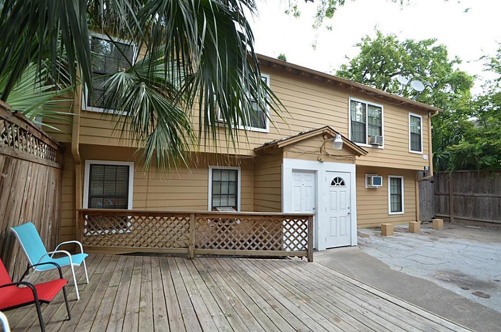 1644 Hawthorne St unit D, Houston, TX 77006 - photo 1