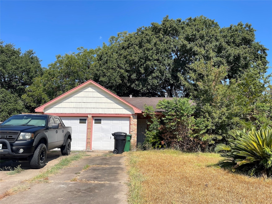 9707 Southport Dr, Houston, TX 77089 - photo 1