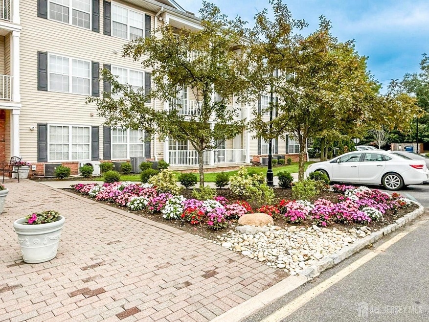 61 Liddle Ave, Edison, NJ 08837 - photo 1