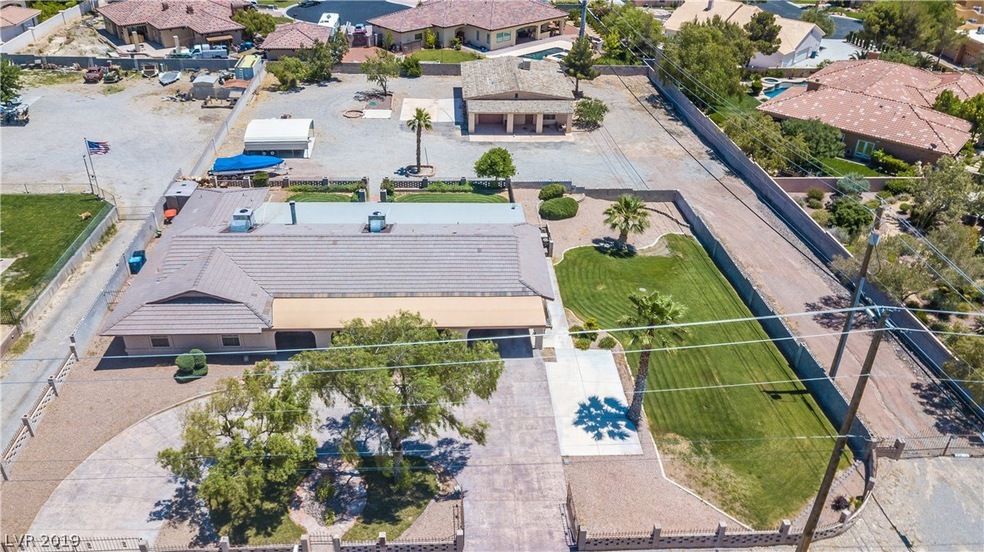 1+ Acre Horse Property, with Separate 1200sqft Gar