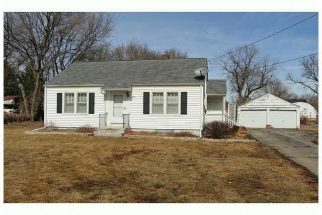 425 NW 50th Place, Des Moines, IA 50313 - photo 1