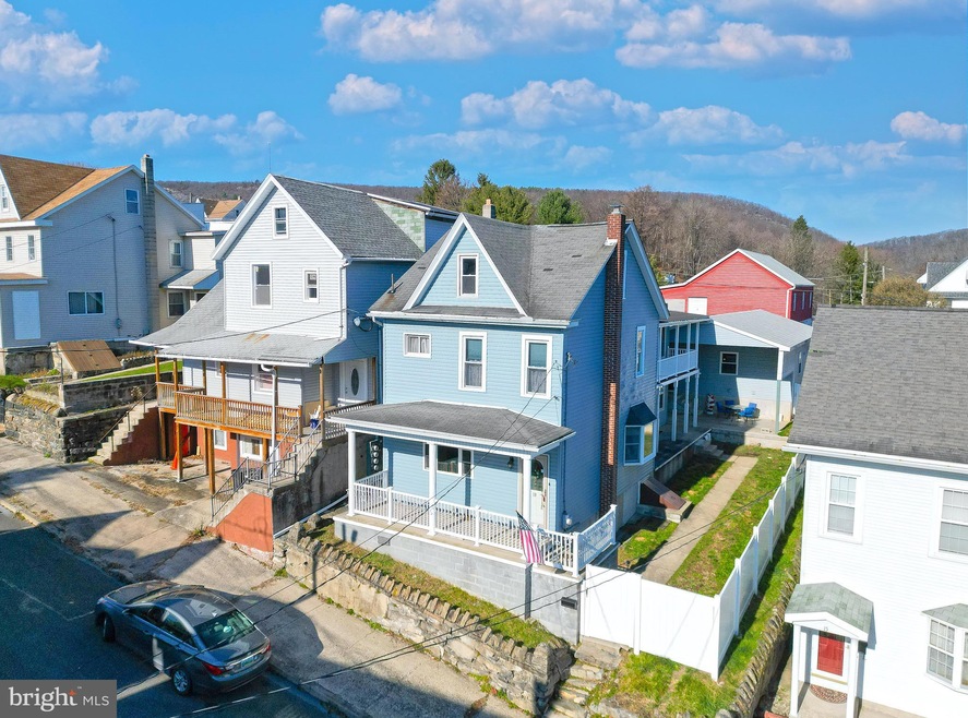 19 Clay St, Tamaqua, PA 18252 - photo 1