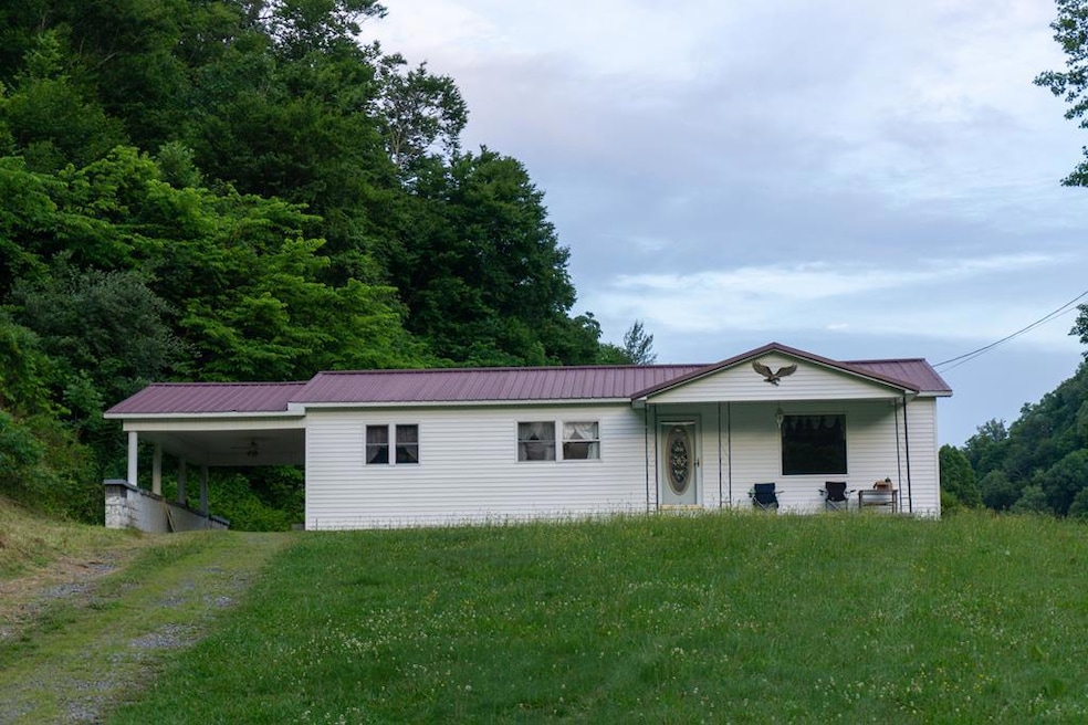 3659 Cranenest Rd, Vansant, VA 24656 MLS 87132