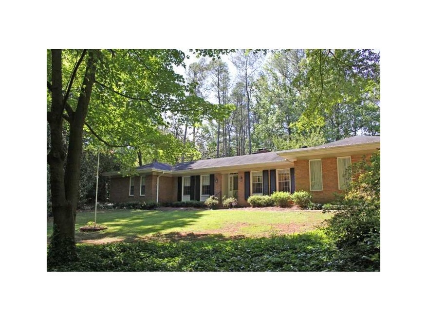 304 N Hillcrest Dr SW, Marietta, GA 30064 - photo 1
