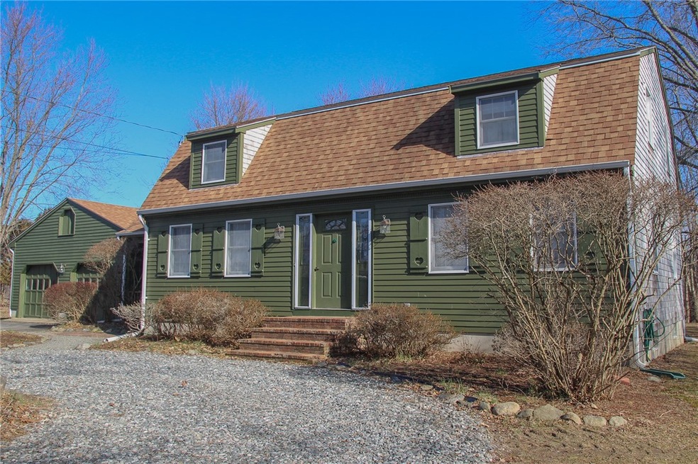 132 Touisset Rd, Warren, RI 02885 - photo 1