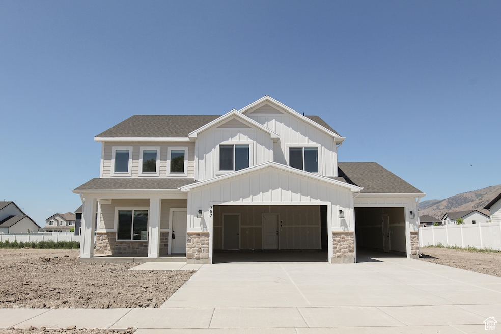 Pending $594,900 • Co-Listing Agent