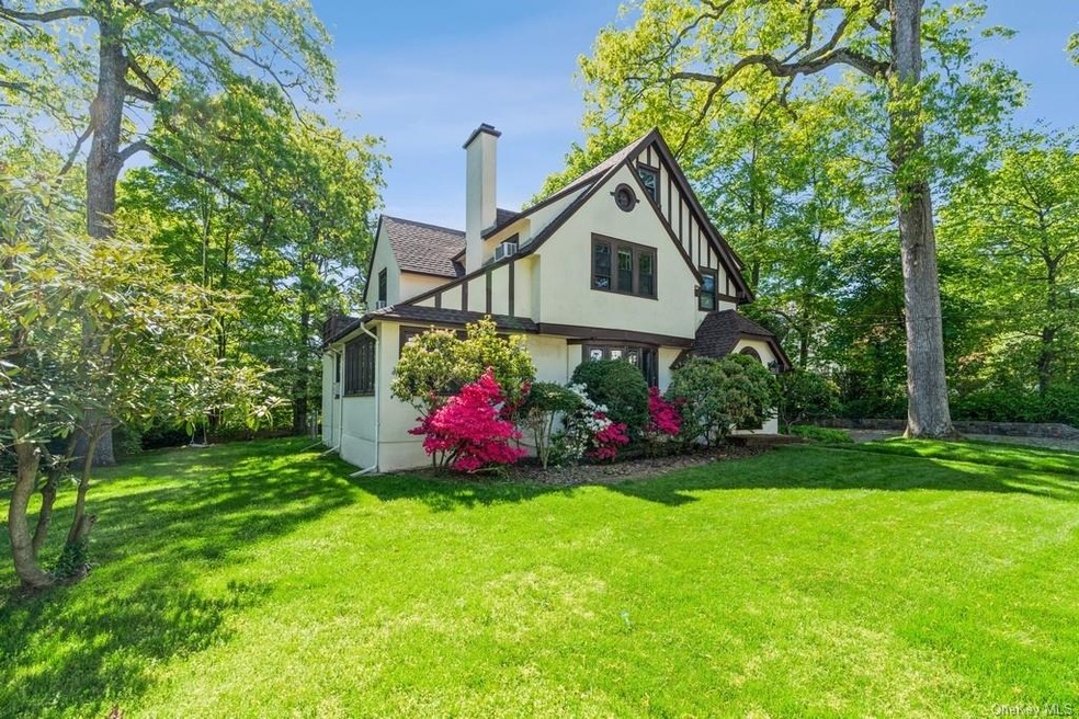 8 Barclay Rd, Scarsdale, NY 10583 - photo 1