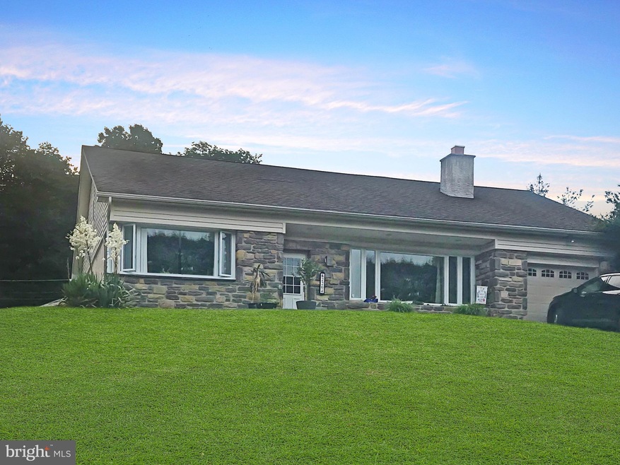 2204 Glenspring Ln, Broomall, PA 19008 - photo 1