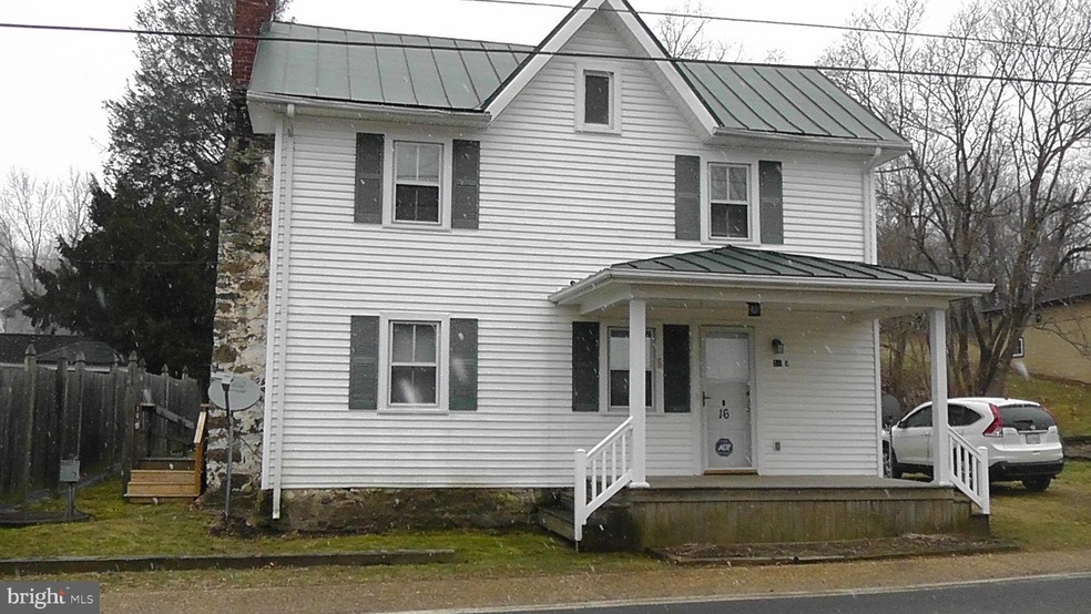16 Main St unit SECOND FLOOR, Sperryville, VA 22740 - photo 1