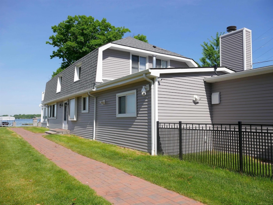 1704 Cass Lake Front Rd, Keego Harbor, MI 48320 - photo 1