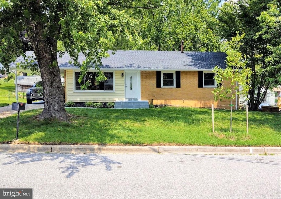 7802 Ashdale Rd, Capitol Heights, MD 20743 - photo 1